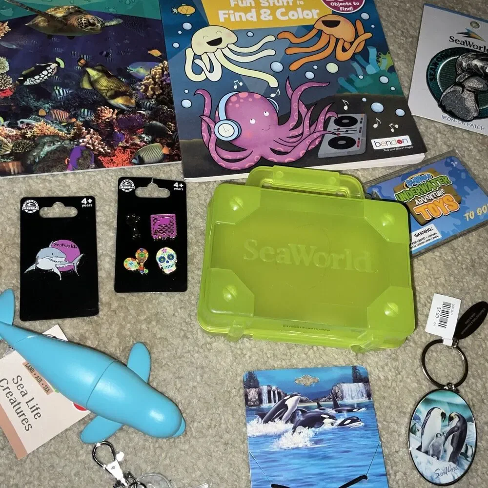 SEAWORLD REUSABLE BAG, GIRLS BUNDLE NECKLACE,SHIRT PINS,KEYCHAIN, PATCH,BOOK, ET